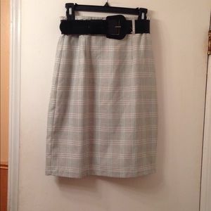 Maggie Lawrence gray & white plaid pencil skirt